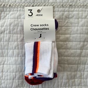 Brand new!! 3 pairs of crew socks! 🧦
